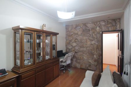 Casa à venda com 244m², 3 quartos e 3 vagasSuite