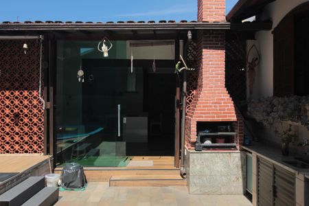 Casa à venda com 244m², 3 quartos e 3 vagasÁrea Externa