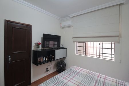 Casa à venda com 244m², 3 quartos e 3 vagasSuite