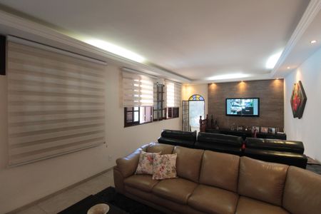 Casa à venda com 244m², 3 quartos e 3 vagasSala de Estar