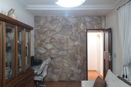 Casa à venda com 244m², 3 quartos e 3 vagasSuite