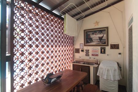 Casa à venda com 244m², 3 quartos e 3 vagasÁrea de Serviço