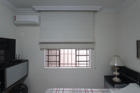 Casa à venda com 244m², 3 quartos e 3 vagasSuite