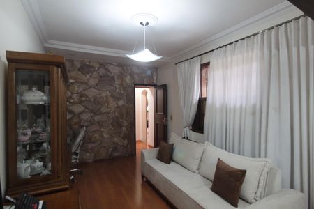 Casa à venda com 244m², 3 quartos e 3 vagasSuite