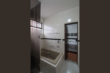 Casa à venda com 244m², 3 quartos e 3 vagasBanheiro da Suite