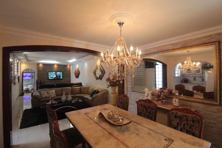 Casa à venda com 244m², 3 quartos e 3 vagasSala de Jantar