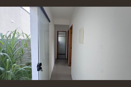 Sala e Cozinha de casa de condomínio para alugar com 2 quartos, 54m² em Itapeba, Maricá