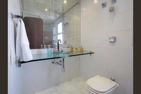 Apartamento à venda com 102m², 2 quartos e 2 vagasBanheiro da Suíte