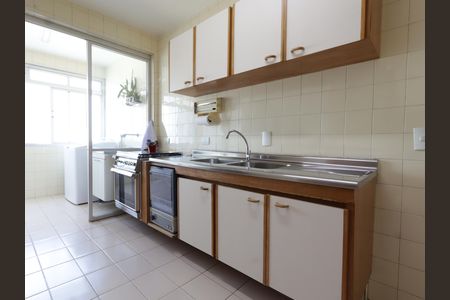 Apartamento à venda com 102m², 2 quartos e 2 vagasCozinha