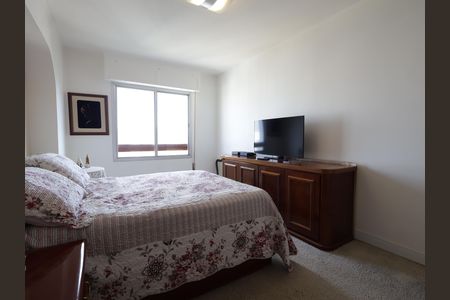 Apartamento à venda com 102m², 2 quartos e 2 vagasSuíte