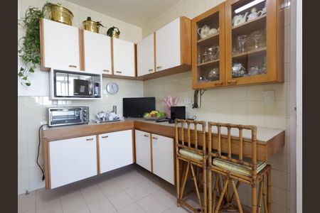 Apartamento à venda com 102m², 2 quartos e 2 vagasCozinha