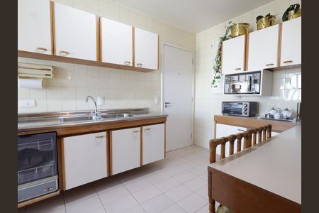 Apartamento à venda com 102m², 2 quartos e 2 vagasCozinha