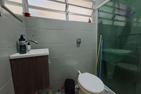 Banheiro de apartamento para alugar com 1 quarto, 40m² em Cidade Ocian, Praia Grande