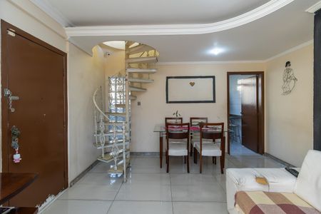 Apartamento à venda com 136m², 4 quartos e 2 vagas Apartamento à venda com 136m², 4 quartos e 2 vagasSala