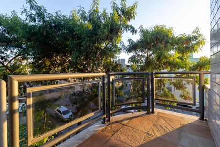 Apartamento à venda com 136m², 4 quartos e 2 vagas Apartamento à venda com 136m², 4 quartos e 2 vagasVaranda Quarto 3