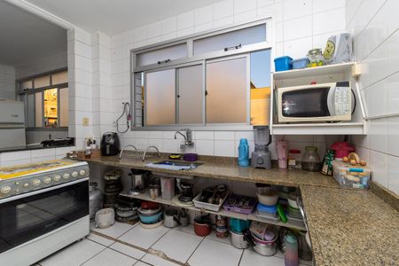 Apartamento à venda com 136m², 4 quartos e 2 vagas Apartamento à venda com 136m², 4 quartos e 2 vagasCozinha