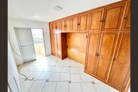 Quarto 1 de apartamento para alugar com 2 quartos, 74m² em Vila Vitorio Mazzei, São Paulo