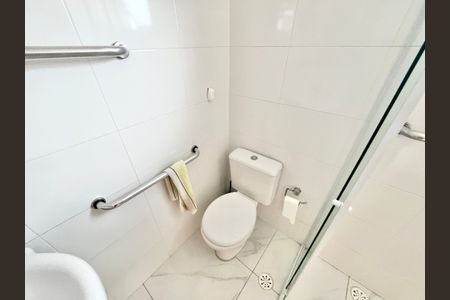 Apartamento para alugar com 74m², 2 quartos e 1 vaga Apartamento para alugar com 74m², 2 quartos e 1 vagaBanheiro