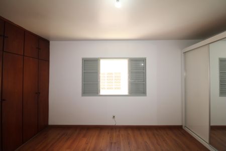 Casa à venda com 293m², 6 quartos e 4 vagasQuarto 1