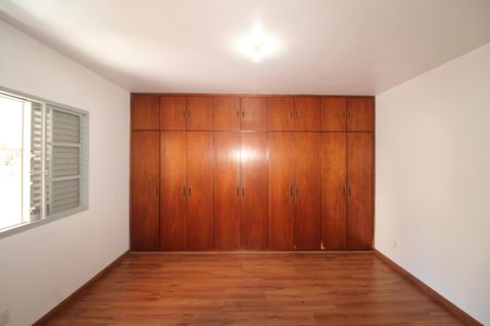 Casa à venda com 293m², 6 quartos e 4 vagasQuarto 3