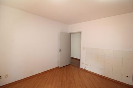 Casa à venda com 293m², 6 quartos e 4 vagasQuarto 2