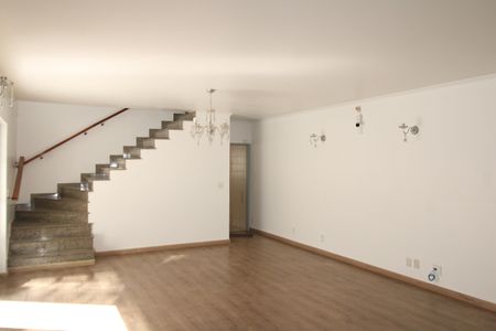 Casa à venda com 293m², 6 quartos e 4 vagasSala