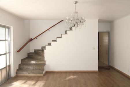 Casa à venda com 293m², 6 quartos e 4 vagasSala