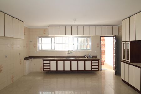 Casa à venda com 293m², 6 quartos e 4 vagasCozinha