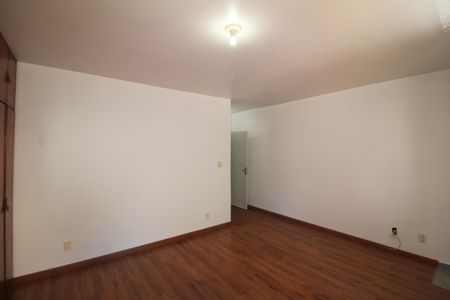 Casa à venda com 293m², 6 quartos e 4 vagasQuarto 3