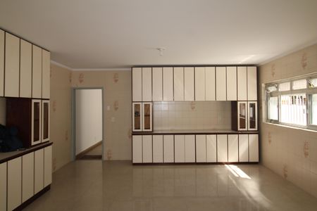 Casa à venda com 293m², 6 quartos e 4 vagasCozinha
