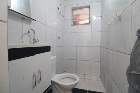 Banheiro de casa para alugar com 1 quarto, 40m² em Jardim Nizia, São Paulo