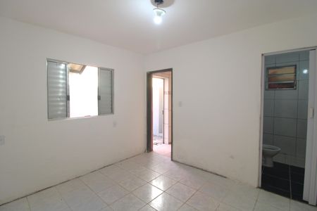 Quarto de casa para alugar com 1 quarto, 40m² em Jardim Nizia, São Paulo
