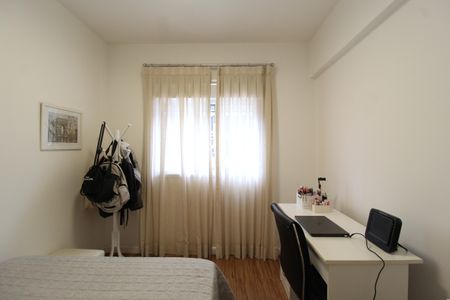Apartamento à venda com 120m², 3 quartos e 2 vagasQuarto 2