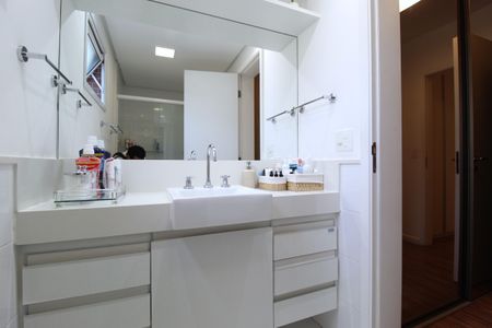 Apartamento à venda com 120m², 3 quartos e 2 vagasBanheiro da Suíte