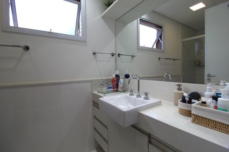 Apartamento à venda com 120m², 3 quartos e 2 vagasBanheiro da Suíte
