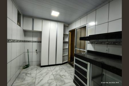 Casa para alugar com 180m², 4 quartos e 2 vagas