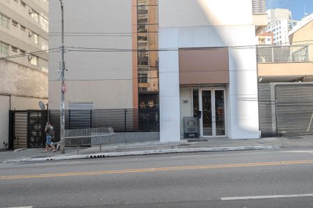 Studio para alugar com 32m², 1 quarto e sem vaga Studio para alugar com 32m², 1 quarto e sem vagaFachada