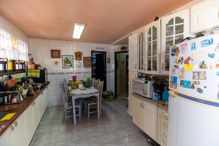 Casa à venda com 518m², 3 quartos e 2 vagas Casa à venda com 518m², 3 quartos e 2 vagasCozinha
