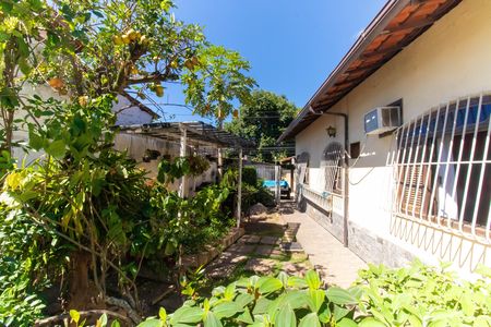 Casa à venda com 518m², 3 quartos e 2 vagas Casa à venda com 518m², 3 quartos e 2 vagasÁrea externa