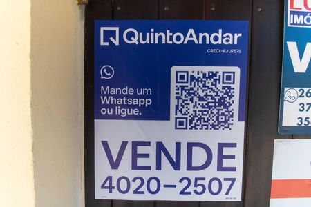 Casa à venda com 518m², 3 quartos e 2 vagas Casa à venda com 518m², 3 quartos e 2 vagasPlaquinha