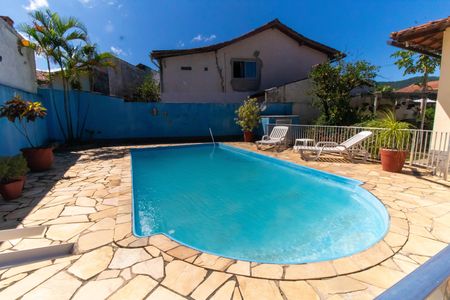 Casa à venda com 518m², 3 quartos e 2 vagas Casa à venda com 518m², 3 quartos e 2 vagasÁrea externa