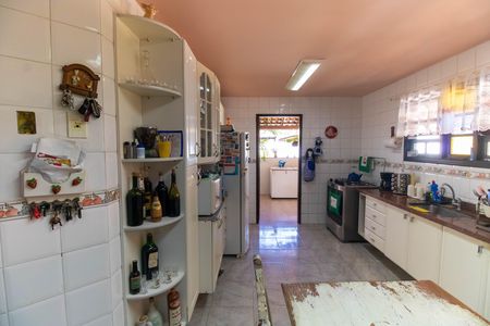 Casa à venda com 518m², 3 quartos e 2 vagas Casa à venda com 518m², 3 quartos e 2 vagasCozinha