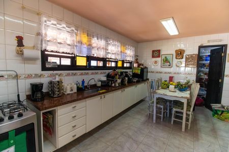 Casa à venda com 518m², 3 quartos e 2 vagas Casa à venda com 518m², 3 quartos e 2 vagasCozinha