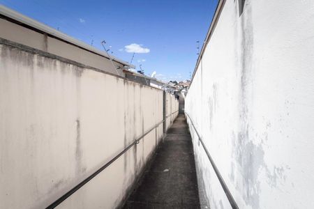 Casa de condomínio à venda com 56m², 2 quartos e 1 vaga Casa de condomínio à venda com 56m², 2 quartos e 1 vagaEntrada