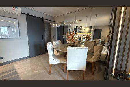 Apartamento à venda com 120m², 2 quartos e 2 vagasSala