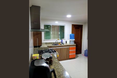 Casa à venda com 120m², 3 quartos e 2 vagasCozinha