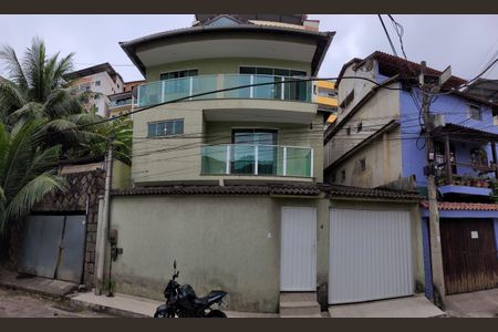 Casa à venda com 120m², 3 quartos e 2 vagasFachada