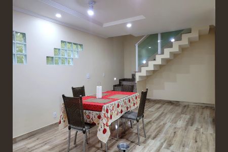 Casa à venda com 120m², 3 quartos e 2 vagasSala