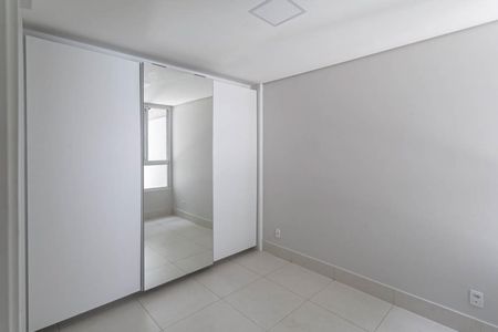 Apartamento à venda com 104m², 2 quartos e 2 vagas Apartamento à venda com 104m², 2 quartos e 2 vagasSuíte