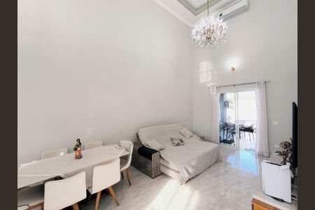 Casa de condomínio à venda com 300m², 3 quartos e 4 vagasSala